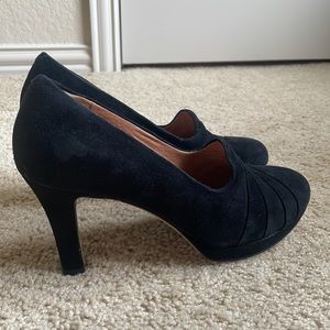 New Clarks Artisan suede platform heeled shoes